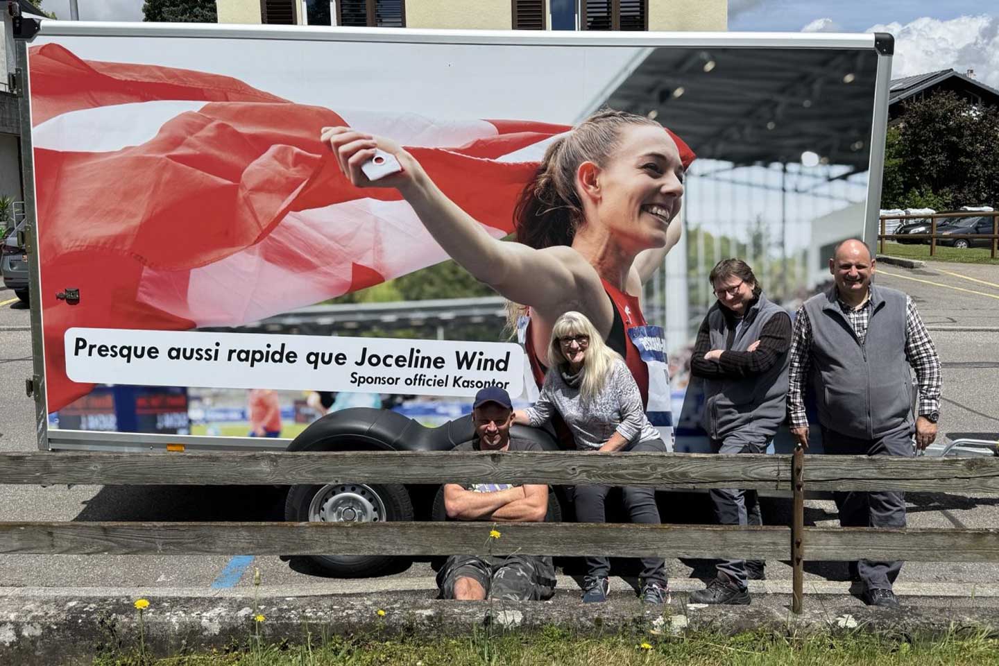 Anhänger für Fernwärme Montage